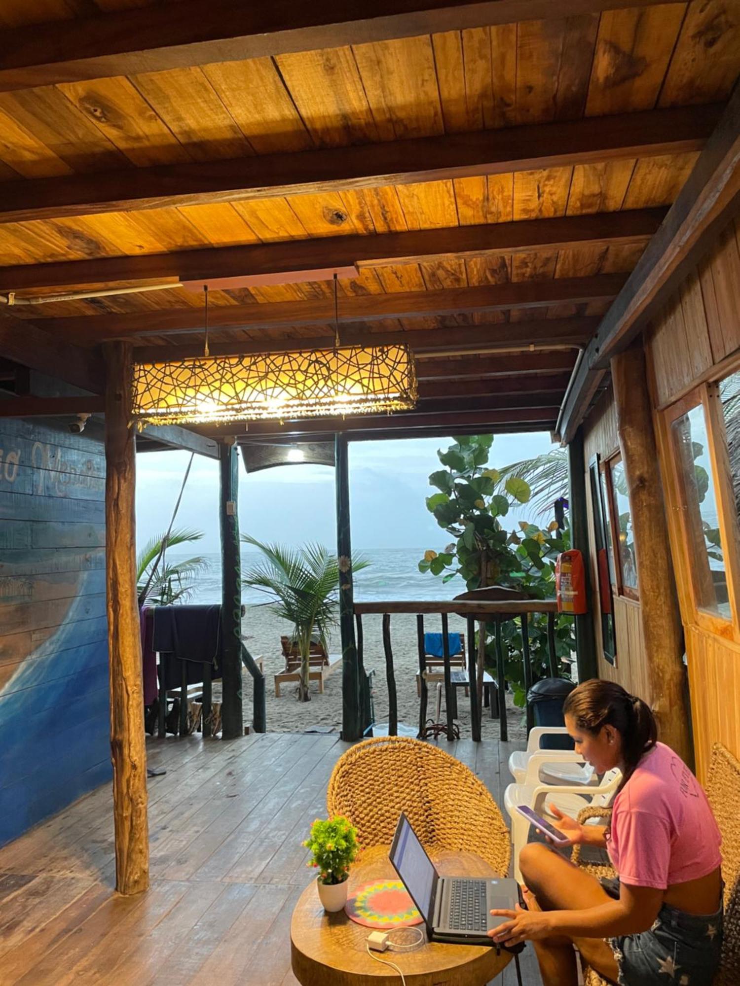 The Mompe Beach Hostal La Poza Exteriör bild